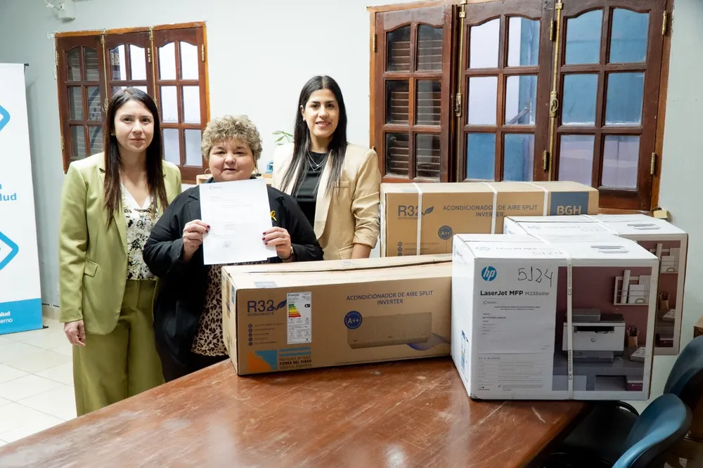 Entrega de bienes para el Área Programática N°7 (1)