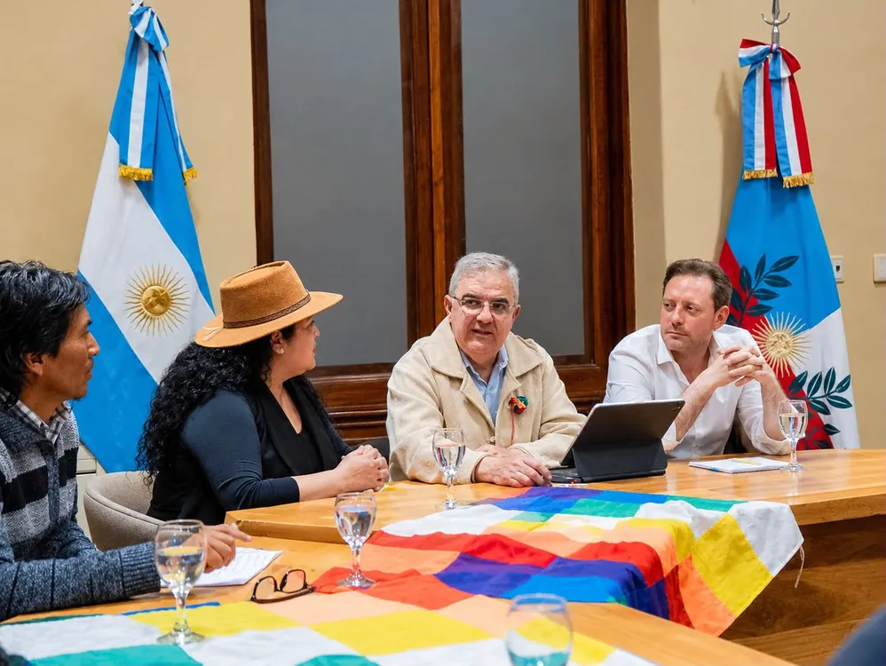 El Gobernador recibió a caciques de comunidades originarias del Norte de Belén 2